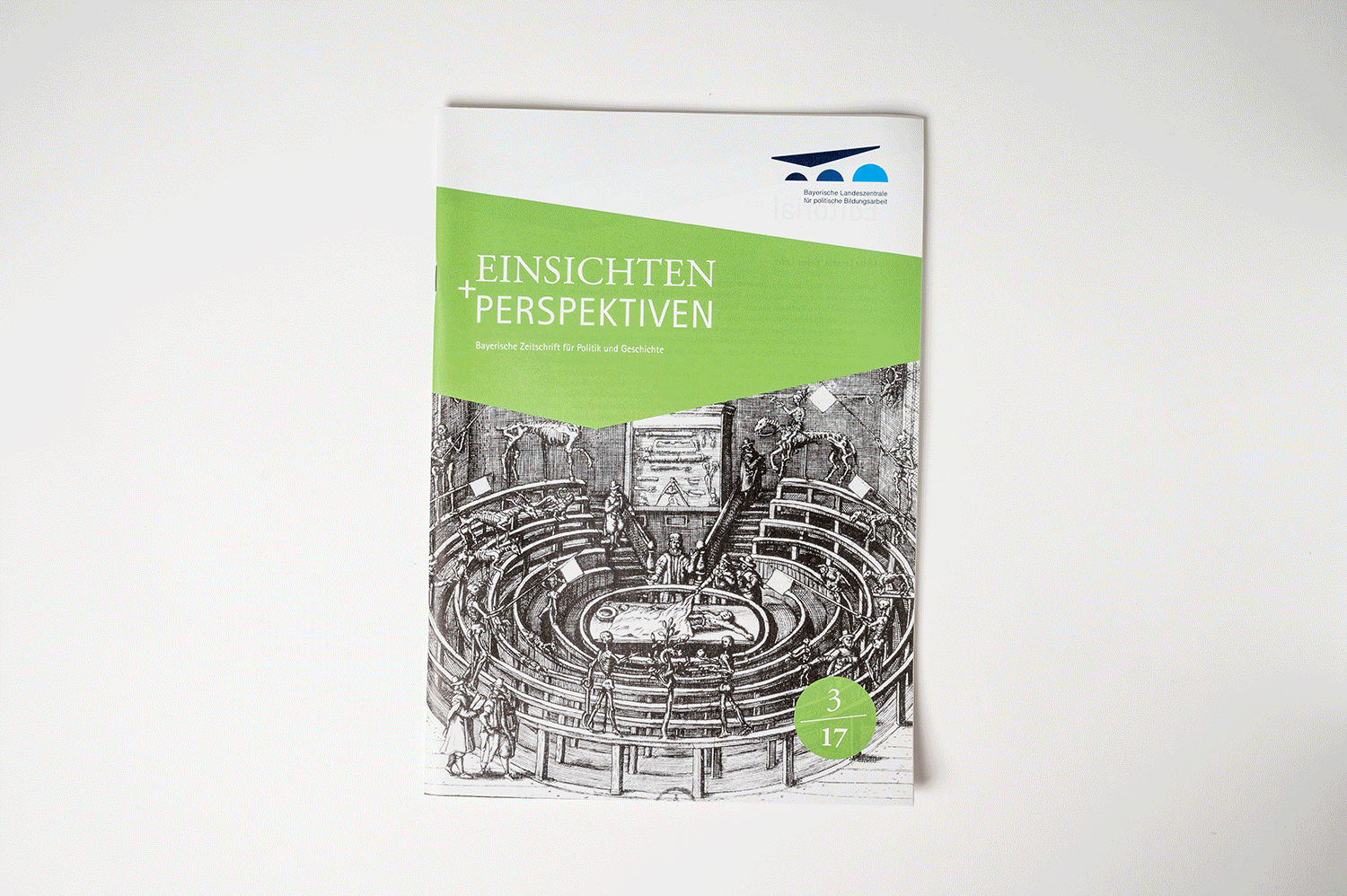 MUMBECK hat das Magazin Einsichten und Perspektiven gestaltet.